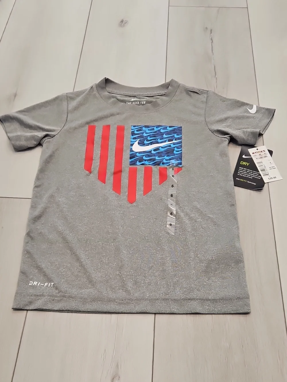 Nike DRI FIT Boys Tee, Size 6, Flag